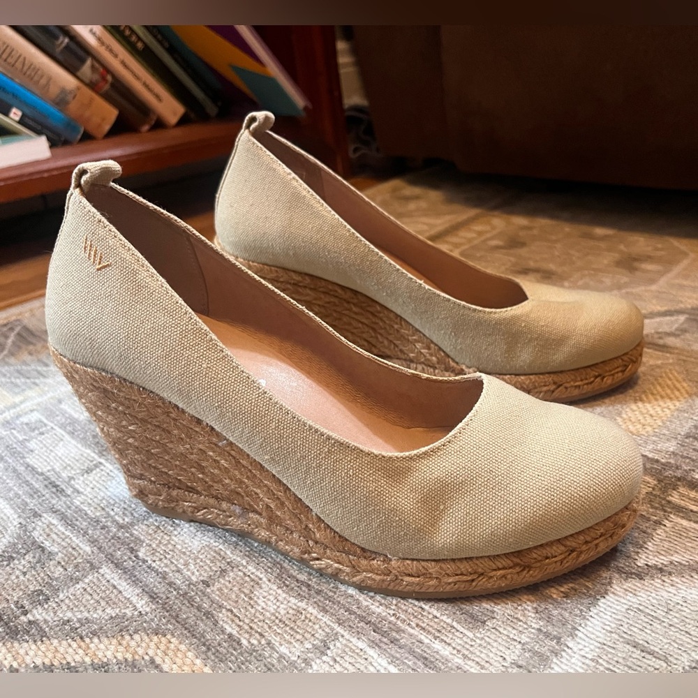 Elegant Cream Wedge Shoes